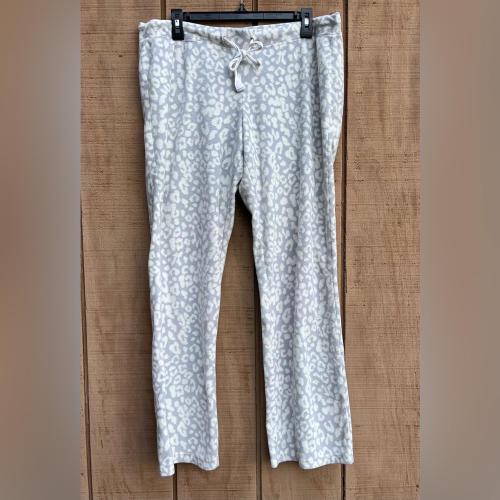 Old Navy | Women's Leopard Print Sweatpants